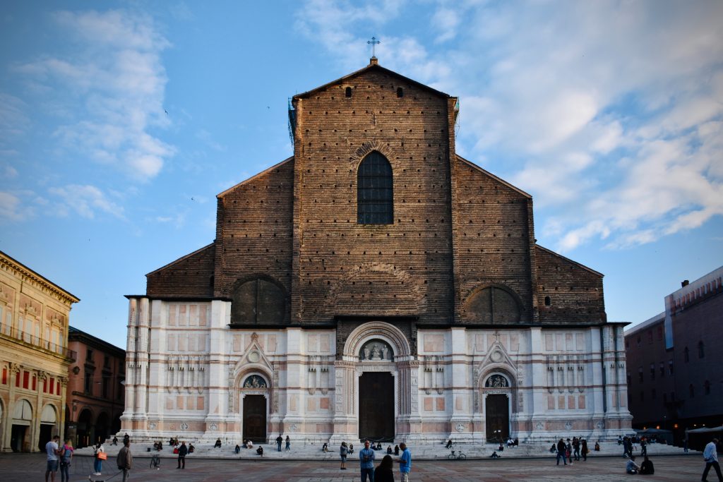 Retire in Emilia Romagna - Bologna Cathedral